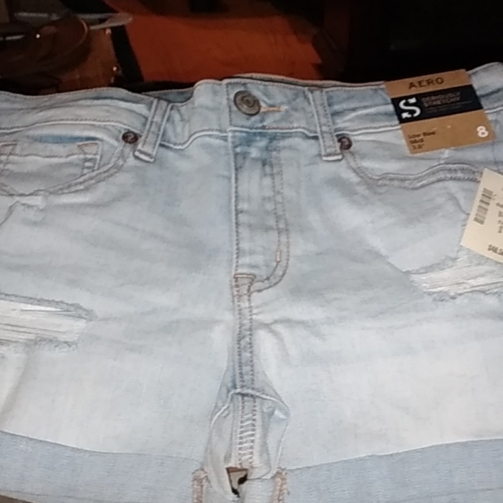 Women's AERO Shorts. Low Rise Midi 3.5. Size 8.
